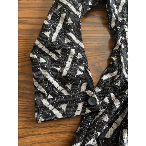 Damee Inc long sleeved button front flared bottom jacket size XL - Picture 3 of 9